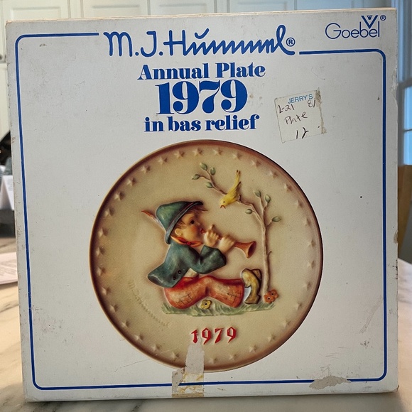 VINTAGE M.J. HUMMEL PLATE 1979 - "Singing Lesson" - Picture 3 of 15